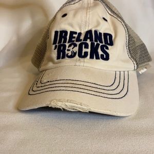 NWT "Ireland Rocks" American Eagle Hat!